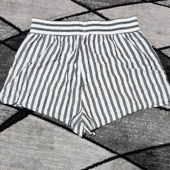 VICTORIA SECRET METALLIC STRIPED LONG-SLEEVE & SHORT LOUNGE SLEEPWEAR SET - Picture 13 of 16